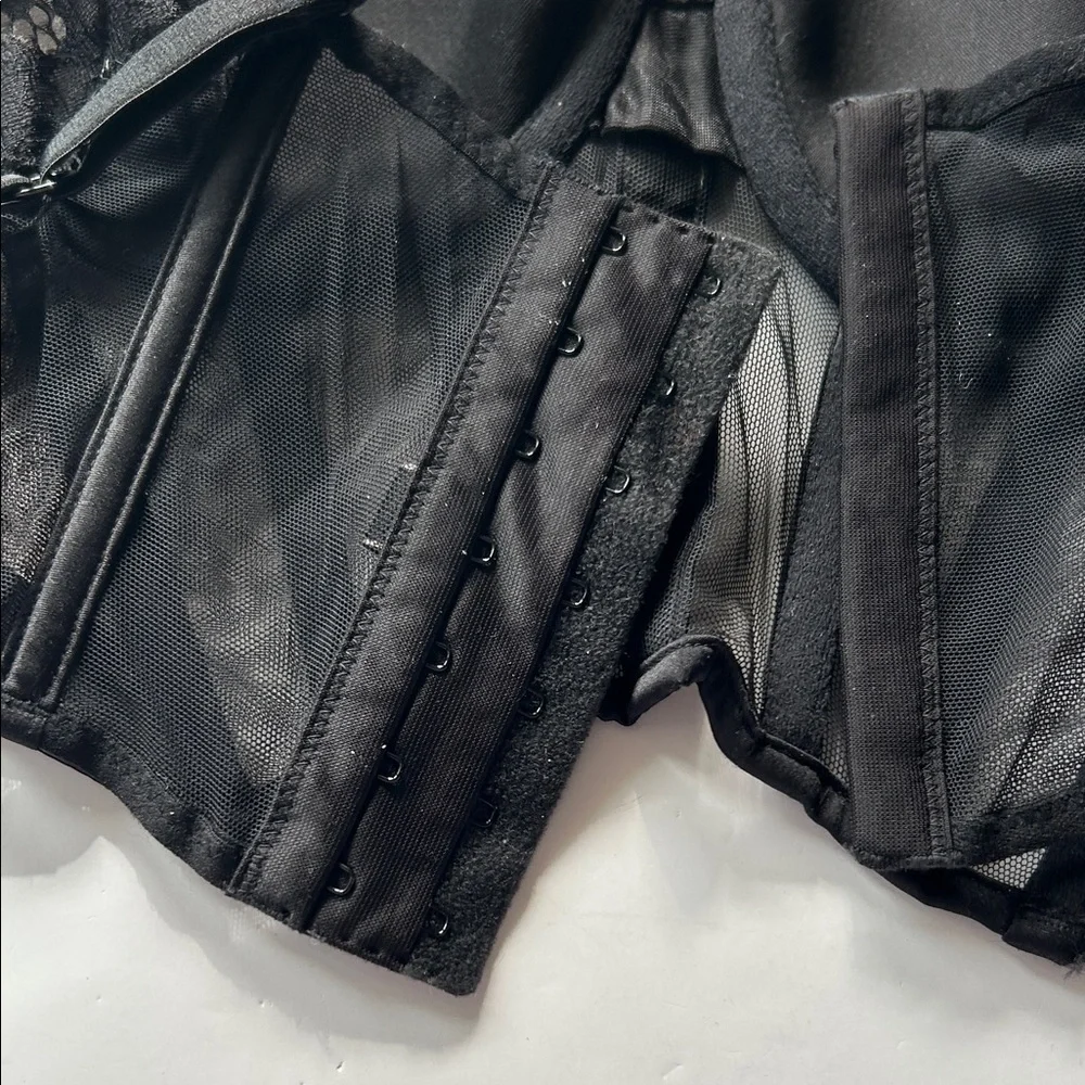 Victoria's Secret Black Lace Bustier Very Sexy Balconet Corset size 32D  RARE - Picture 7 of 7